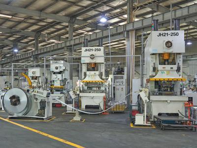 Важлива роль зварних металевих деталей у сучасній промисловості